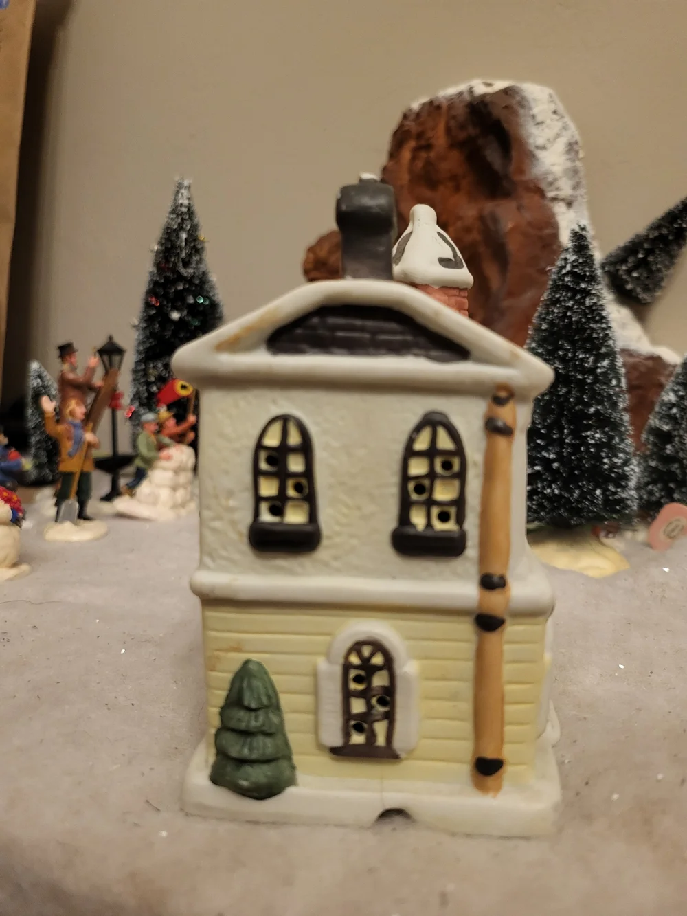 Vintage Victorian Village Collectibles Ceramic City Hall Christmas Village Light